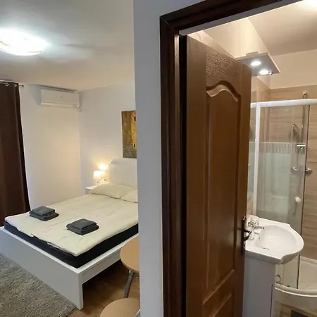 CITY Apartmanház Balatonföldvár Apartman *