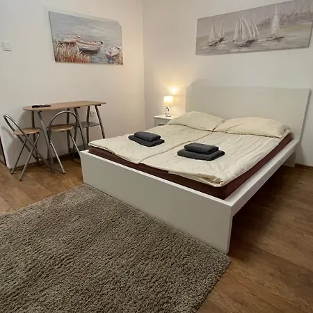 CITY Apartmanház Balatonföldvár *