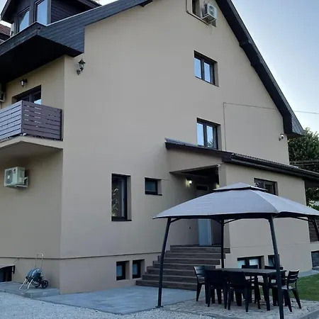 CITY Apartmanház Balatonföldvár