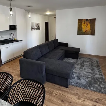 CITY Apartmanház Balatonföldvár Apartman